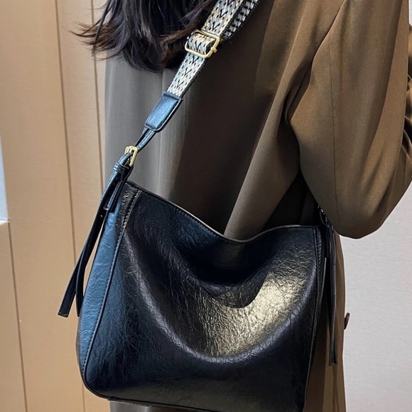 Western Vegan Leather Shoulder Crossbody Bag - Picture 9 of 16